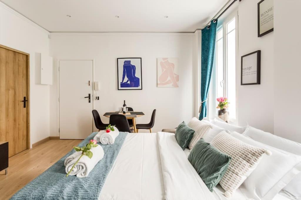 Suite Paris, Tour Eiffel, Champs Elysees ภายนอก รูปภาพ