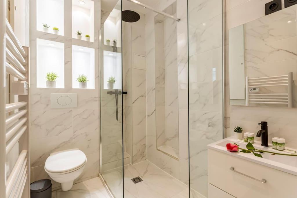 Suite Paris, Tour Eiffel, Champs Elysees ภายนอก รูปภาพ